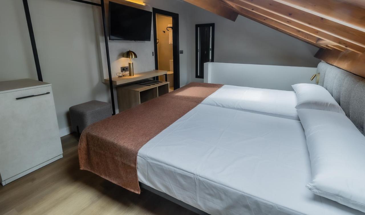 Hotel Corona De Падрон Экстерьер фото