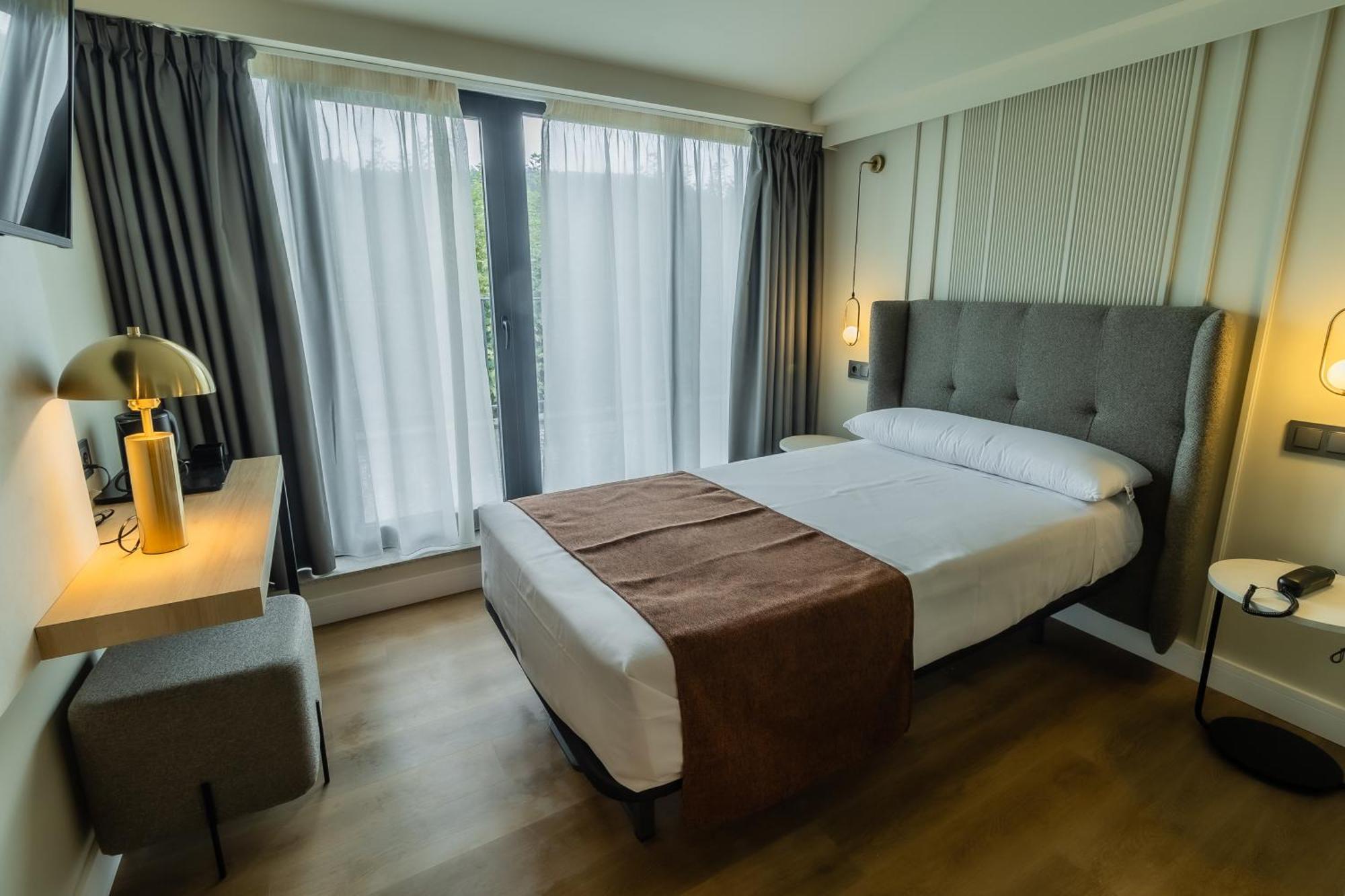 Hotel Corona De Падрон Экстерьер фото